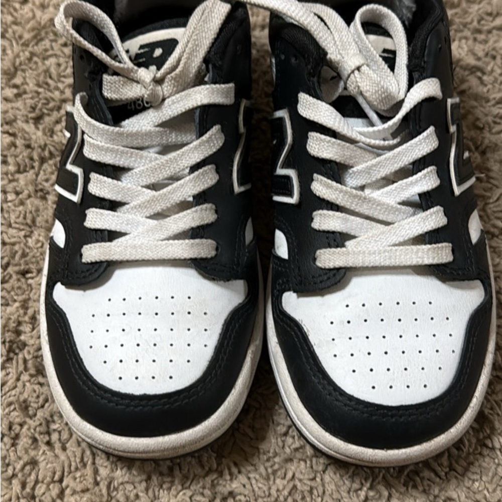 New Balance Kids Sneakers in Black and White